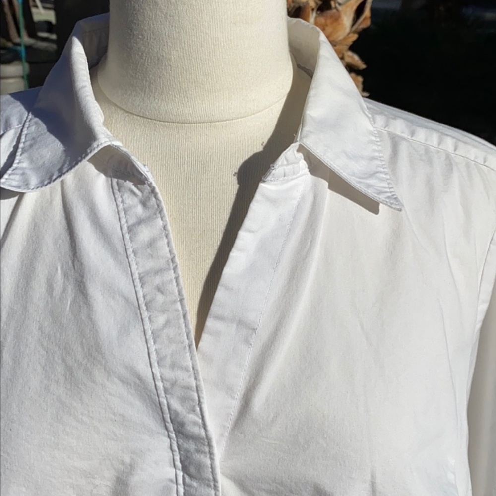 White blouse - Picture 2 of 4